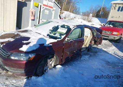 2012 Volkswagen Passat 2.5L Se z USA, uszkodzony, nr VIN 1VWBP7A3XCC086617